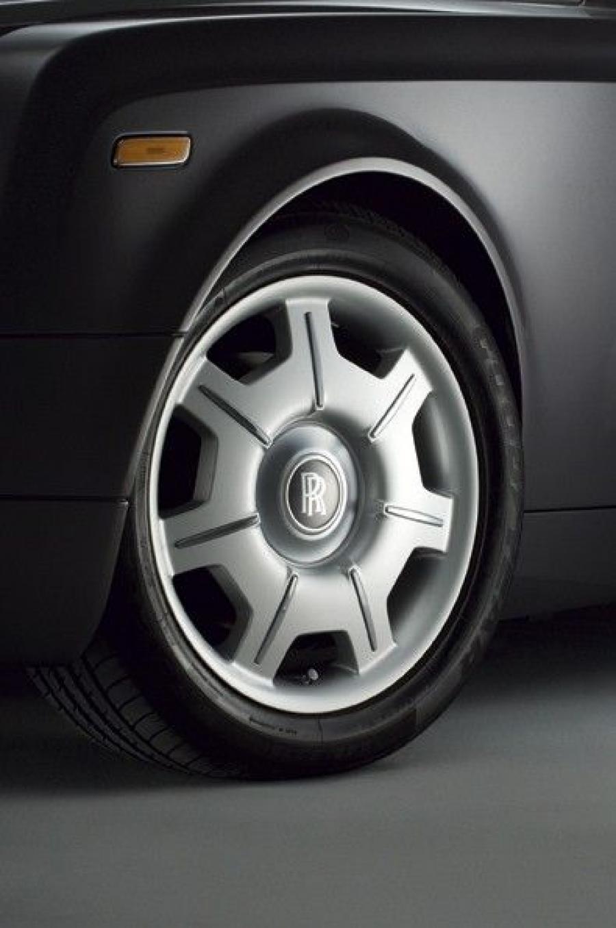  Rolls-Royce Phantom Coupe 2008 года  (фото 52 из 134)